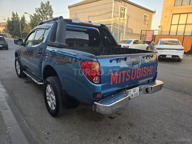 Mitsubishi L200 2007, 268,000 km - 2.5 l - Bakı
