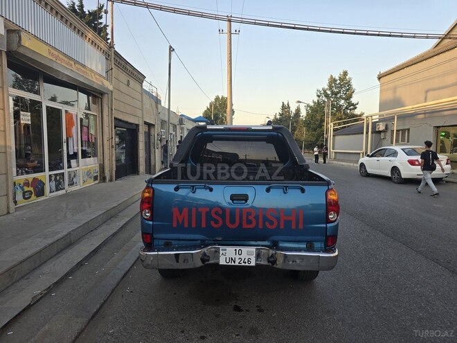 Mitsubishi L200 2007, 268,000 km - 2.5 l - Bakı