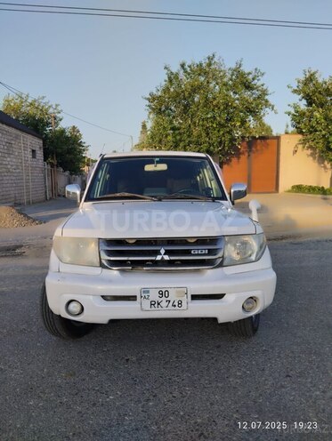 Mitsubishi Pajero io 2001, 235,556 km - 2.0 l - Bakı