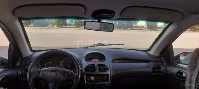 Peugeot 206 2002, 688,899 km - 1.6 l - Yevlax