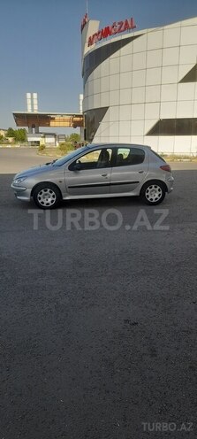 Peugeot 206 2002, 688,899 km - 1.6 l - Yevlax