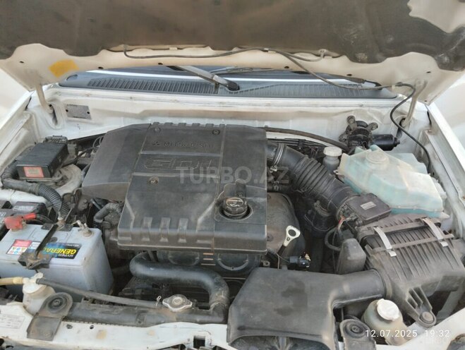 Mitsubishi Pajero io 2001, 235,556 km - 2.0 l - Bakı