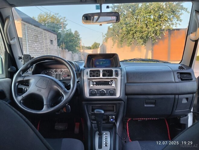 Mitsubishi Pajero io 2001, 235,556 km - 2.0 l - Bakı