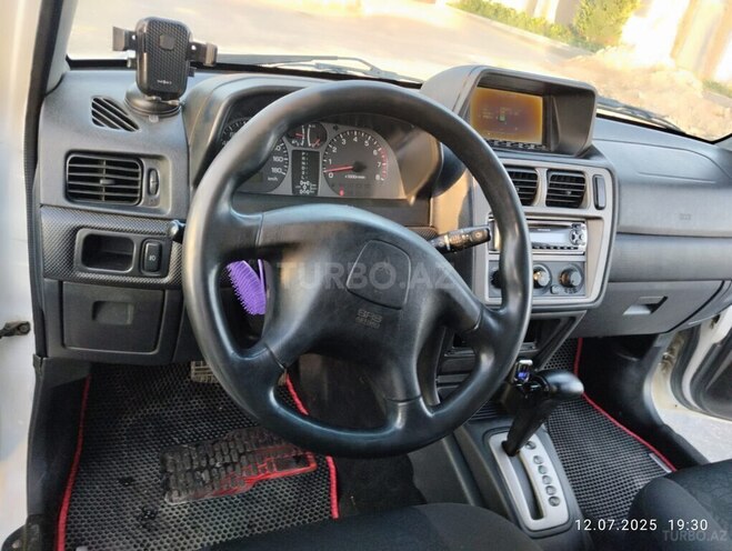 Mitsubishi Pajero io 2001, 235,556 km - 2.0 l - Bakı