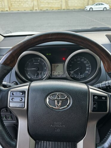 Toyota Land Cruiser Prado-8