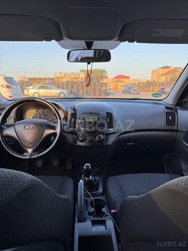Hyundai i30 2010, 330,000 km - 1.6 л - Bakı