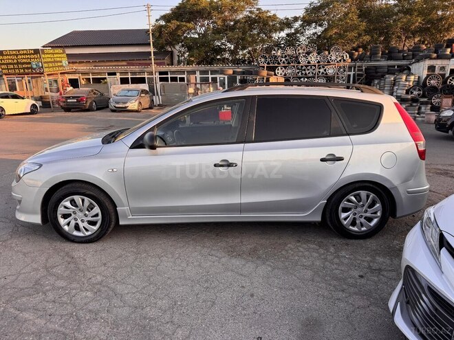 Hyundai i30 2010, 330,000 km - 1.6 л - Bakı