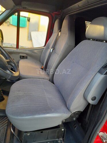 Ford Transit-9