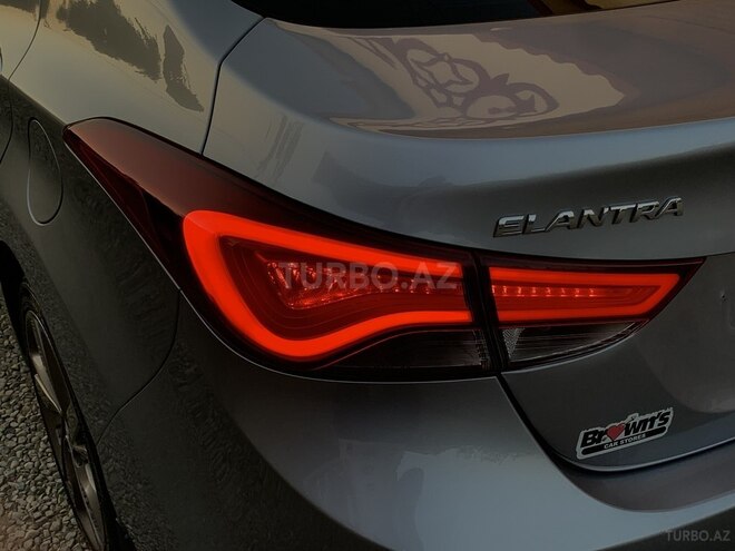 Hyundai Elantra 2015, 176,000 km - 1.8 l - Masallı