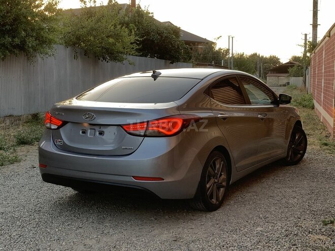 Hyundai Elantra 2015, 176,000 km - 1.8 l - Masallı