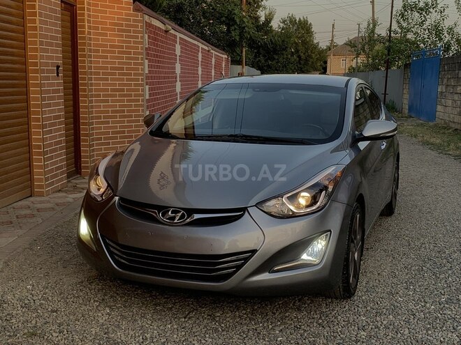 Hyundai Elantra 2015, 176,000 km - 1.8 l - Masallı