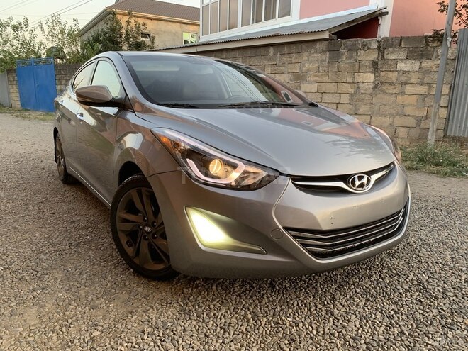 Hyundai Elantra 2015, 176,000 km - 1.8 l - Masallı