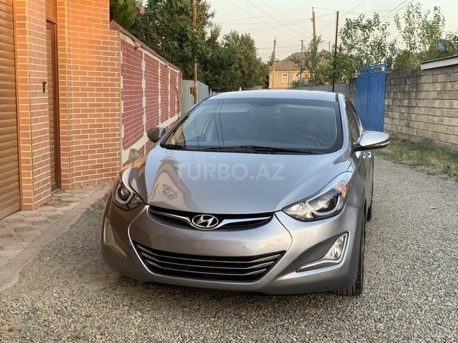 Hyundai Elantra 2015, 176,000 km - 1.8 l - Masallı