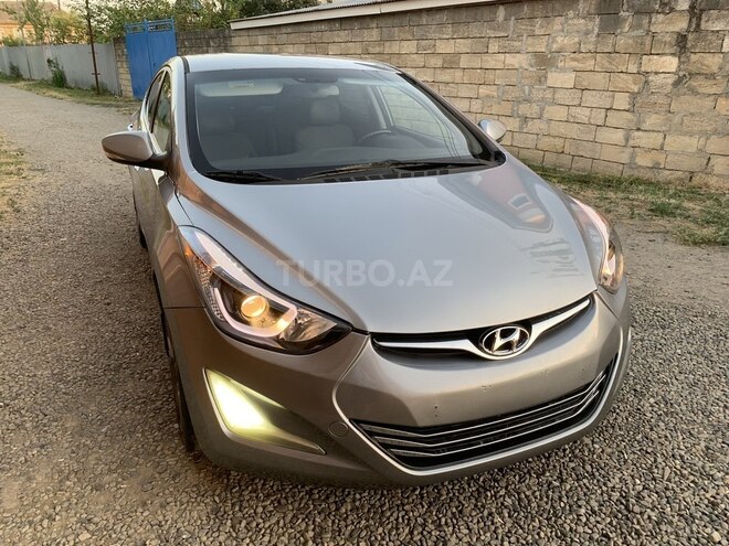 Hyundai Elantra 2015, 176,000 km - 1.8 l - Masallı