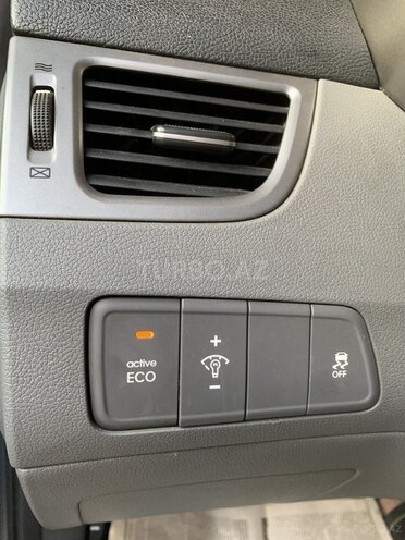 Hyundai Elantra 2015, 176,000 km - 1.8 l - Masallı