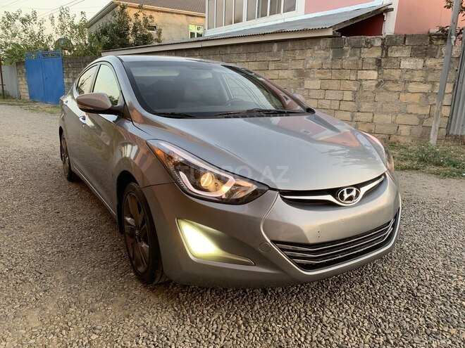 Hyundai Elantra 2015, 176,000 km - 1.8 l - Masallı