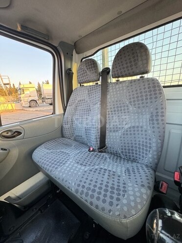 Ford Transit-14