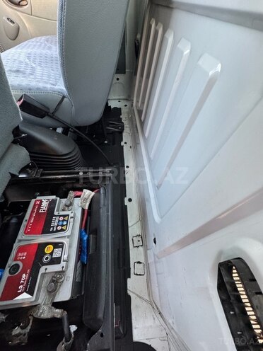 Ford Transit-17
