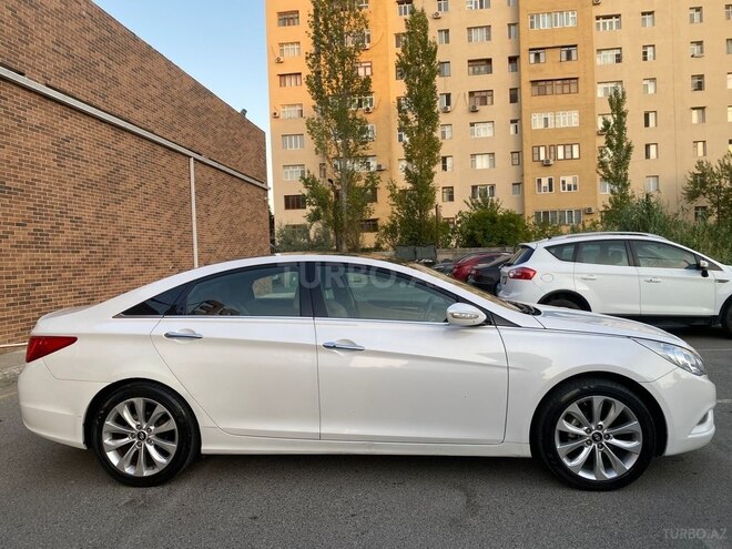 Hyundai Sonata-4