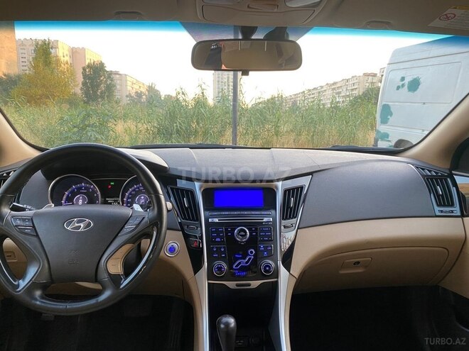 Hyundai Sonata-8