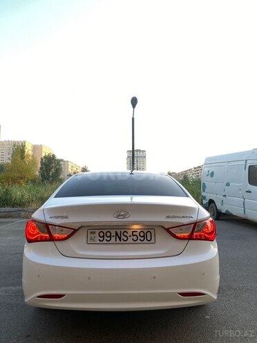 Hyundai Sonata-5