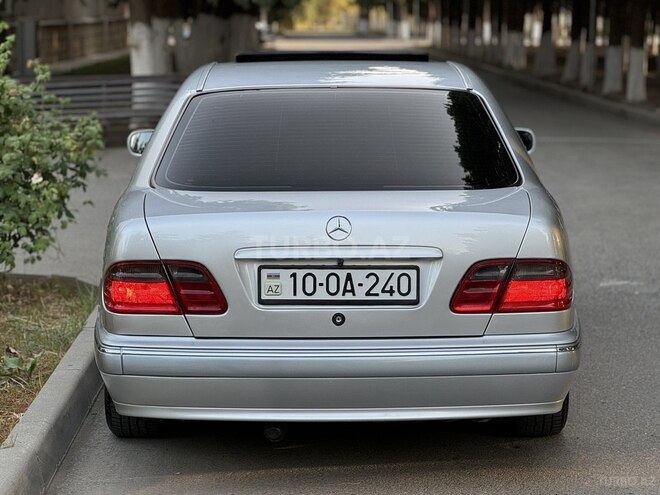 Mercedes E 240 2000, 362,000 km - 2.4 l - Saatlı