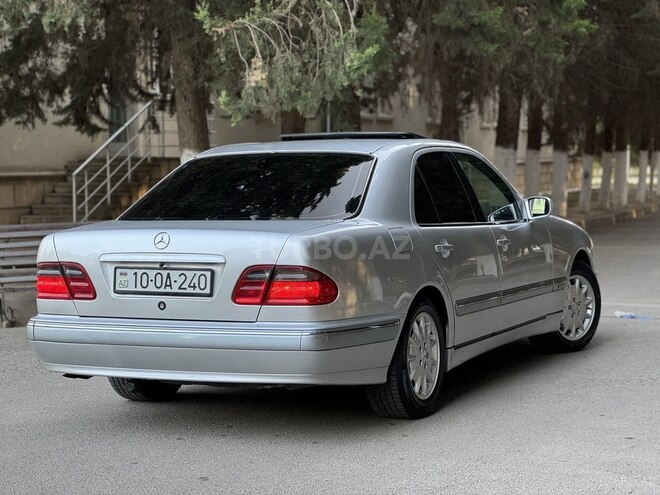 Mercedes E 240 2000, 362,000 km - 2.4 l - Saatlı