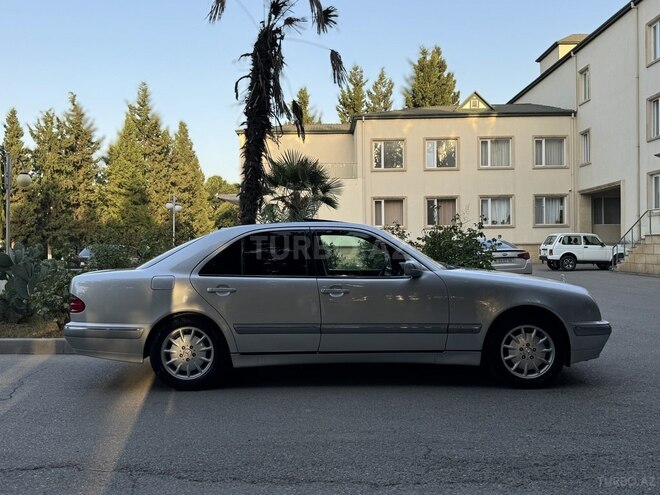 Mercedes E 240 2000, 362,000 km - 2.4 l - Saatlı