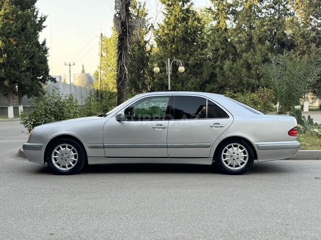 Mercedes E 240 2000, 362,000 km - 2.4 l - Saatlı