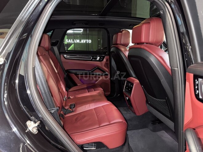 Porsche Cayenne-13