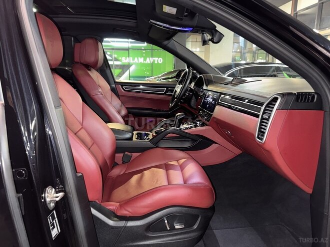 Porsche Cayenne-10