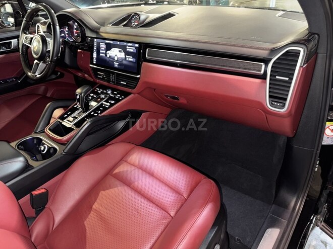 Porsche Cayenne-11