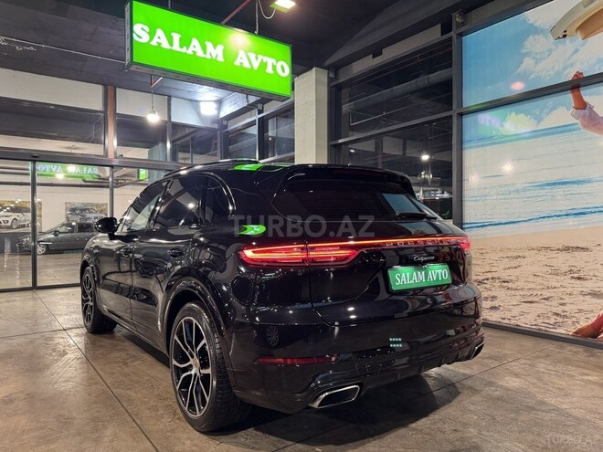 Porsche Cayenne-4