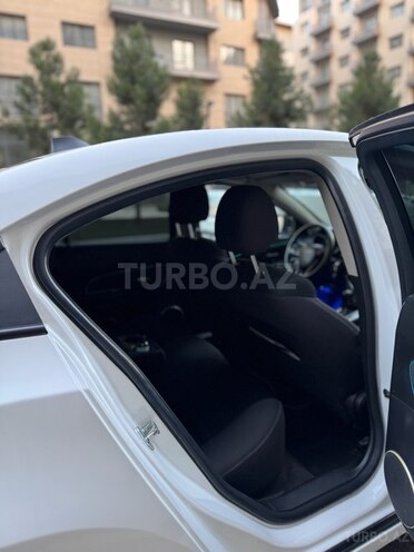 Chevrolet Cruze-15