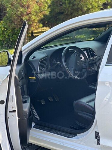 Hyundai Elantra 2017, 209,215 km - 1.6 л - Şəki