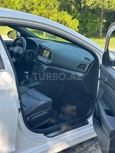 Hyundai Elantra 2017, 209,215 km - 1.6 л - Şəki