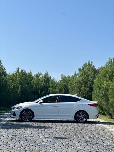 Hyundai Elantra 2017, 209,215 km - 1.6 л - Şəki