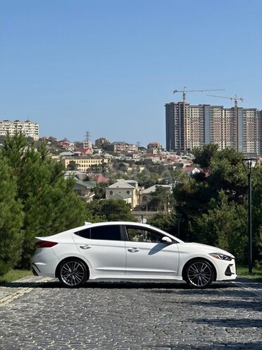 Hyundai Elantra 2017, 209,215 km - 1.6 л - Şəki