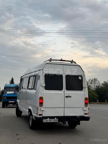 Mercedes 208 D 1994, 360,000 km - 2.5 л - Sabirabad