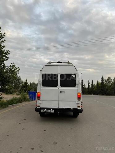 Mercedes 208 D 1994, 360,000 km - 2.5 л - Sabirabad