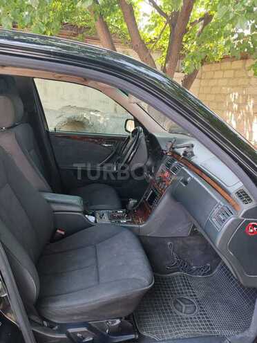 Mercedes E 240 2000, 370,000 km - 2.4 l - Bərdə