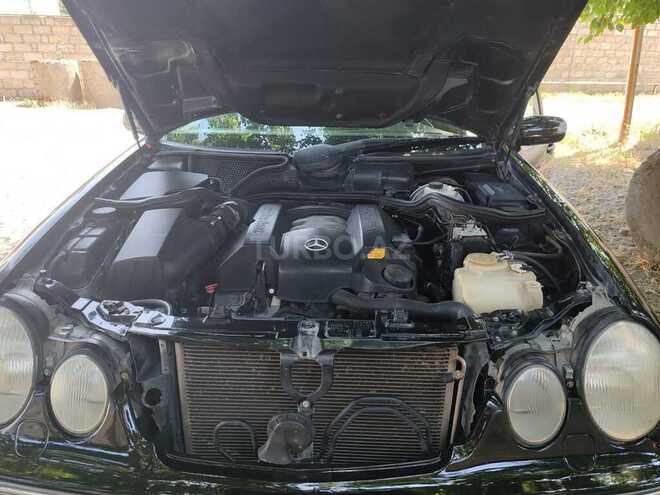 Mercedes E 240 2000, 370,000 km - 2.4 l - Bərdə