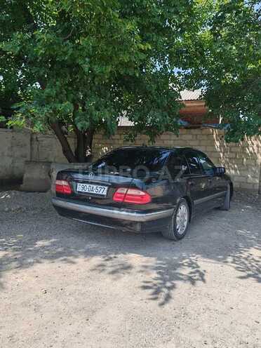 Mercedes E 240 2000, 370,000 km - 2.4 l - Bərdə