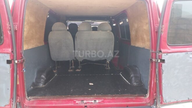 Ford Transit-8