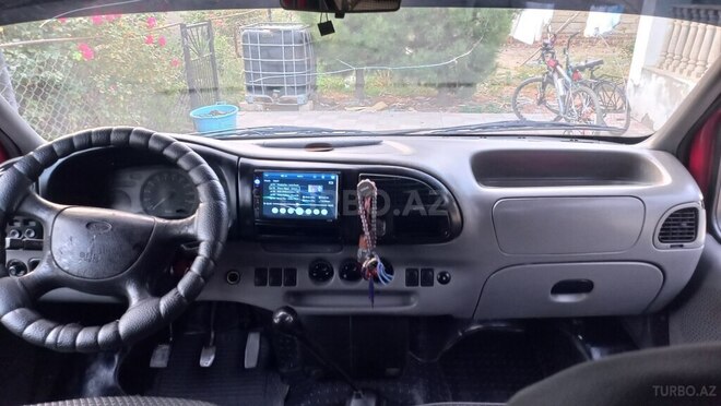 Ford Transit-9