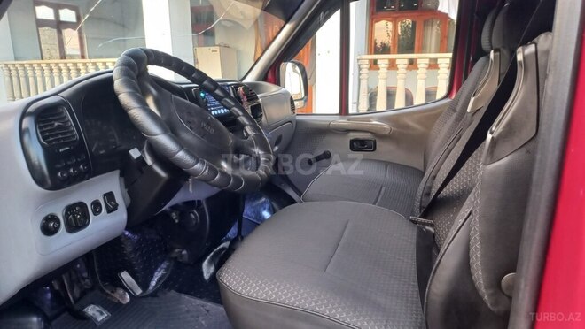 Ford Transit-5