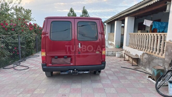 Ford Transit-4