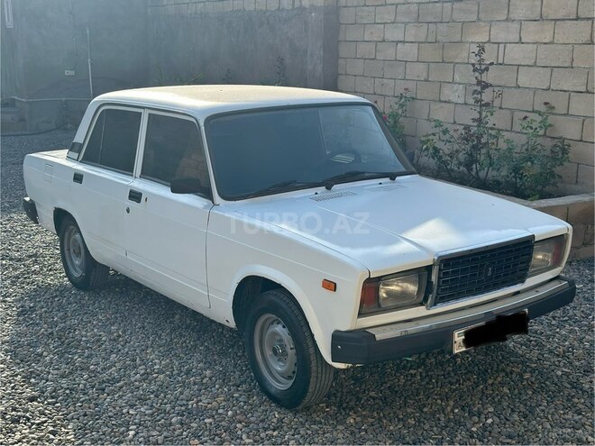 LADA (VAZ) 2107 2008, 211,000 km - 1.6 l - Salyan