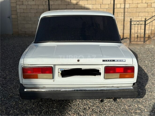 LADA (VAZ) 2107 2008, 211,000 km - 1.6 l - Salyan