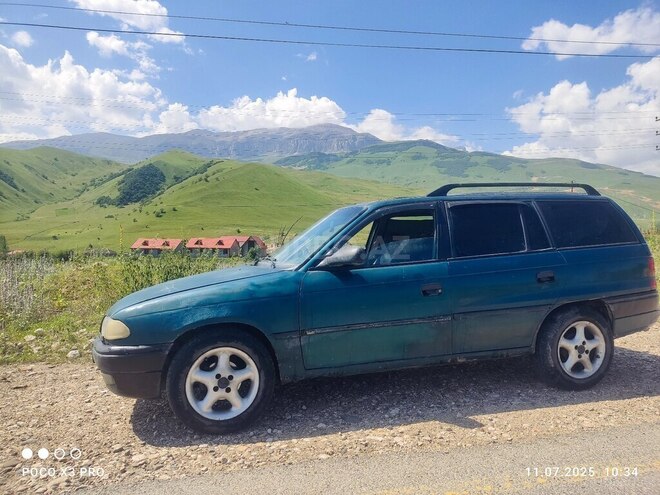 Opel Astra 1994, 584,271 km - 1.6 l - Qusar